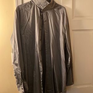 Perry Ellis dress shirt used in great condition